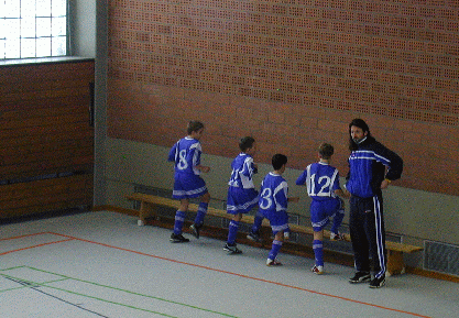 und hoch das Bein